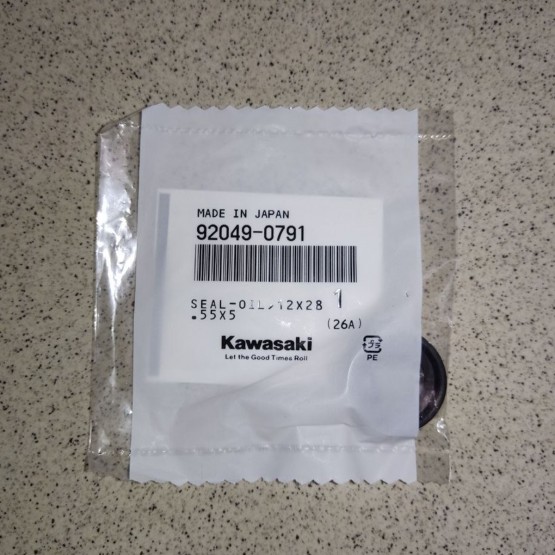 Kawasaki 92049-0791 - сальник помпы 12x28,55x5