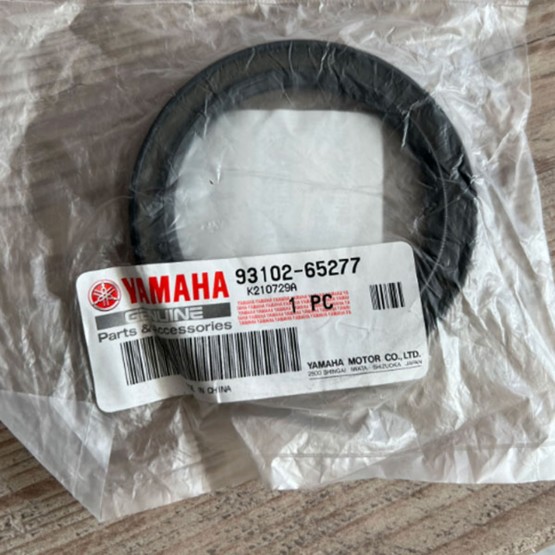 Yamaha 93102-65277-00 - сальник редуктора